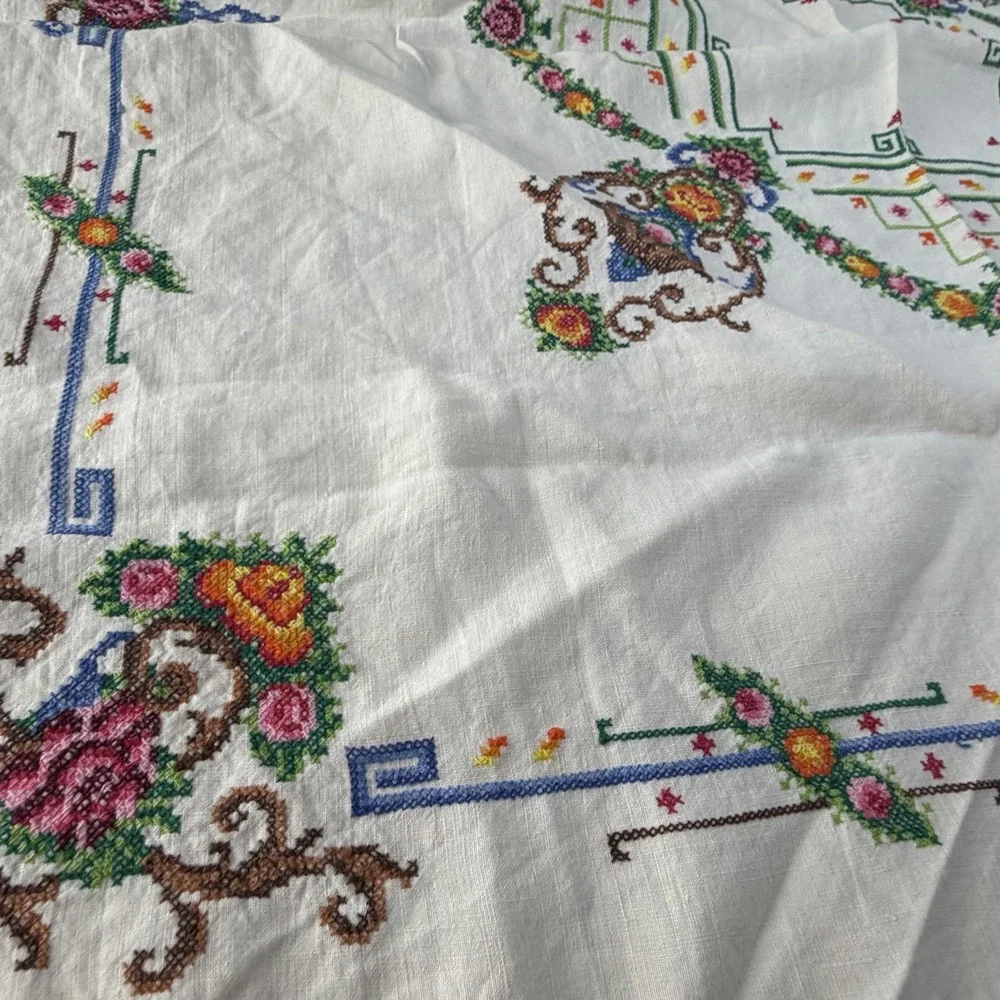 Beautiful Handmade Vintage Cross Stitch Tablecloth Handmade 31